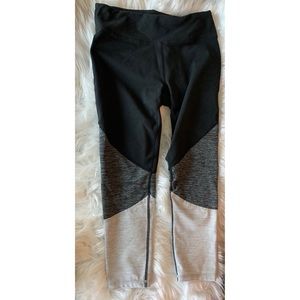 GAIAM Capri Yoga Pants
